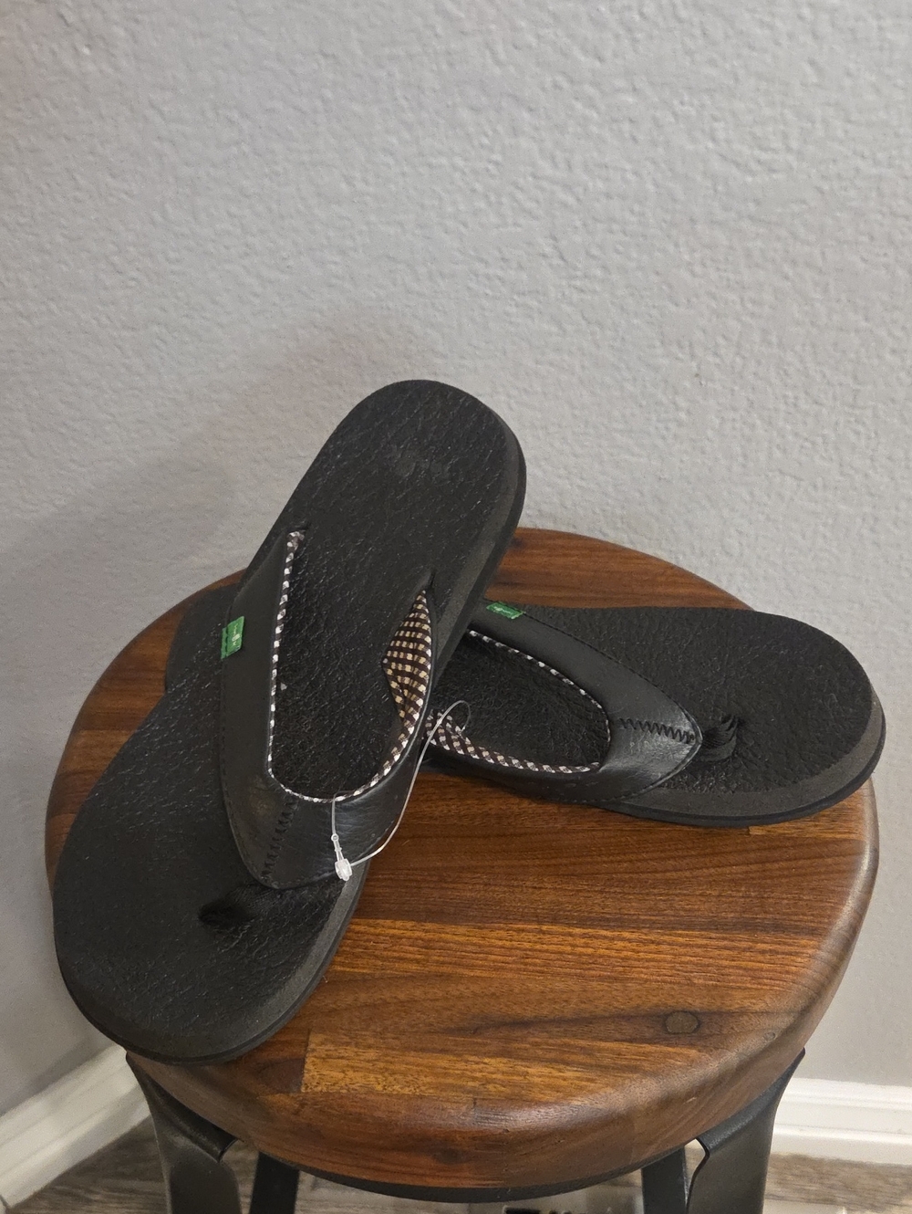 Sanuk Black Flip Flops